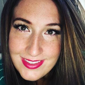 Meet your Posher, Chloe